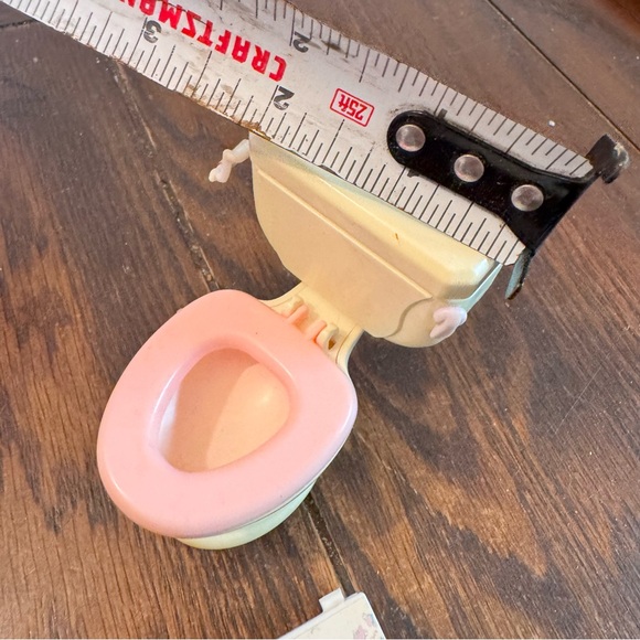 Dollhouse toilet and step stool - Picture 5 of 5
